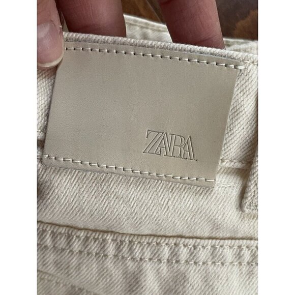 Zara Basic Z1975 Denim Relaxed Fit Denim Jeans Off White Size 2 Button - Picture 4 of 9